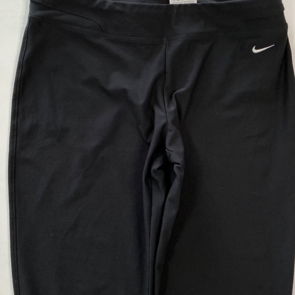 Nike yoga pant flare bottom black dry fit women’s size M Short - Picture 3 of 5